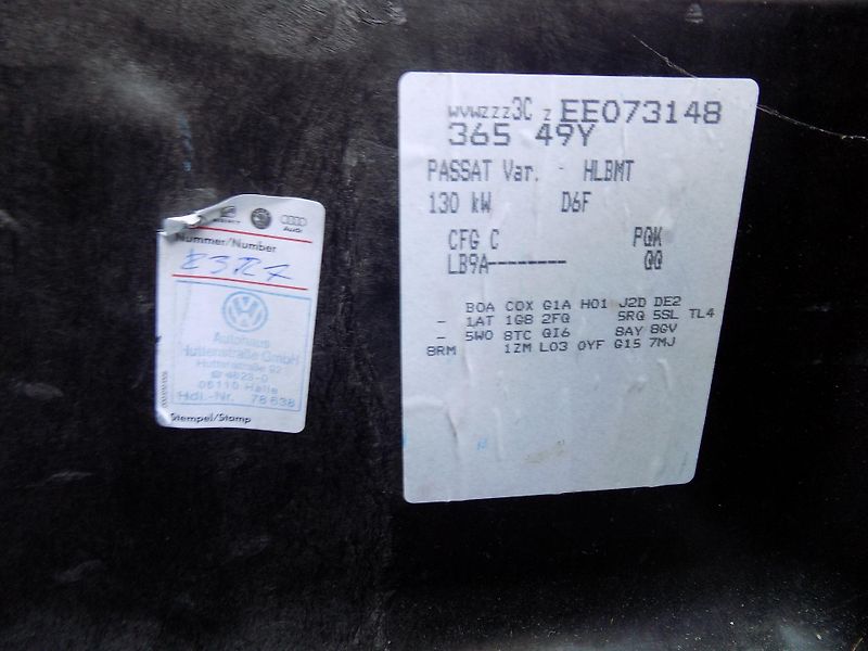 Volkswagen Passat 2,0 TDI 130 KW ALCANT. VÝHŘEV - fotka 25 z 61