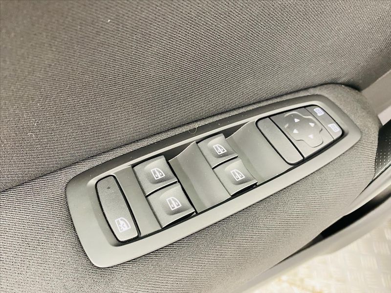 Renault Mégane 1,3 i 75Kw po servise - fotka 12 z 25