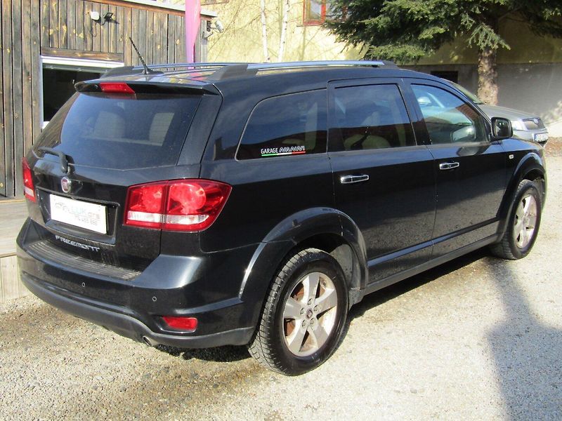 Fiat Freemont (2013) 2.0 JTD 100kW  7 MÍST - fotka 11 z 42