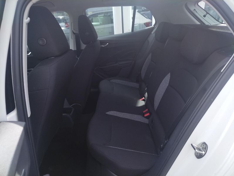 Škoda Fabia 1.0 MPi ACTIVE - fotka 12 z 28