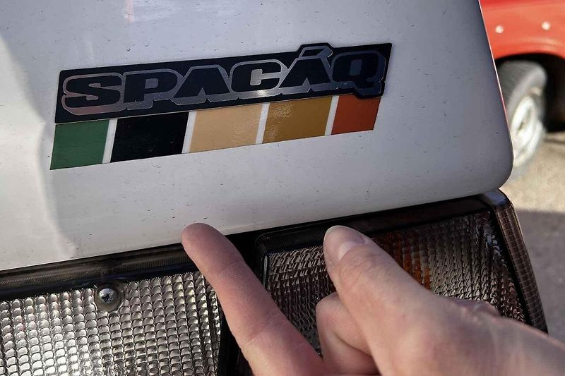 Petr Novotný z Blanska vyráží s vlastnoručně upravenou Škodou Spacáq do Maroka. Čeká ho písek, moře i hory.