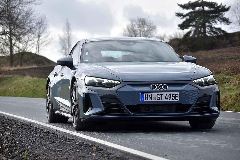 Jízdní vlastnosti nového elektromobilu Audi jsou skvělé