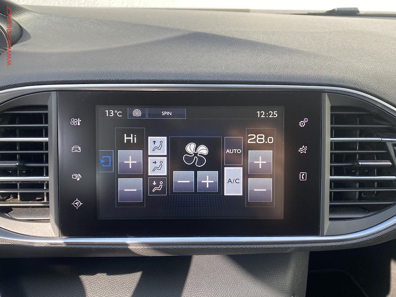 Peugeot 308 (2016) 1.2PT, Style, navi - fotka 17 z 19