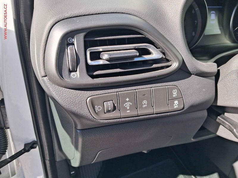 Hyundai i30 (2022) 1.5 T-GDi 48V MHEV, 1.maj,ČR - fotka 15 z 20