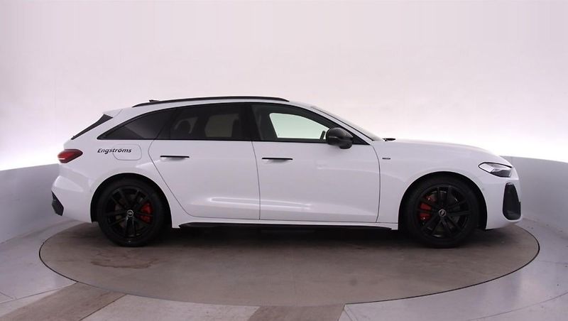 Audi A5 Avant e-hyb. S-line AWD Matrix - fotka 2 z 25