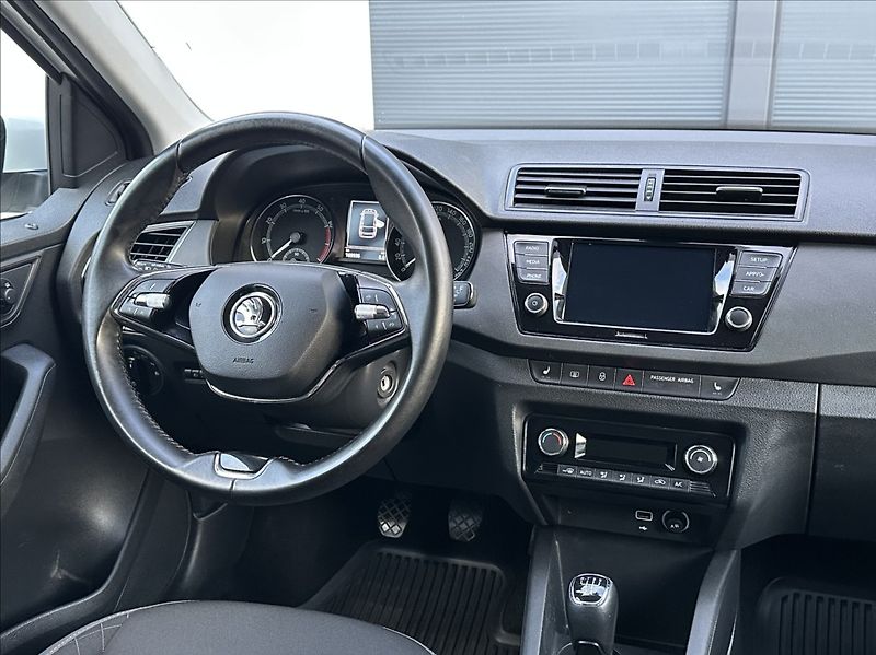 Škoda Fabia 1,0 TSI 95PS  Ambition Top - fotka 23 z 52