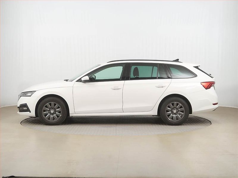 Škoda Octavia (2022) Ambition 2.0 TDI, ČR,1.maj - fotka 3 z 15