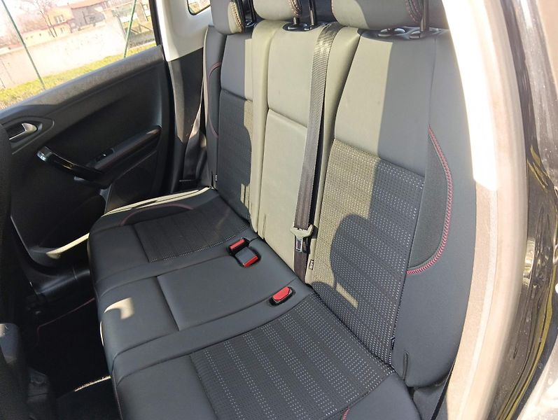 Peugeot 2008 (2018) 1.2/81kW, GT-Line, automat - fotka 13 z 37