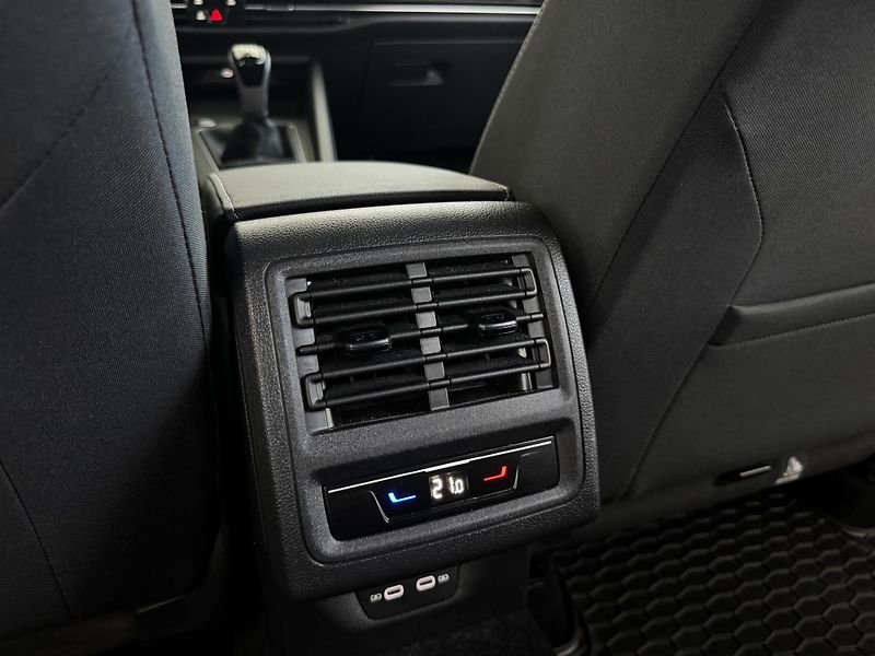 Volkswagen Golf (2022) 1.0 TSI 81 KW LIFE - CZ - DPH - fotka 22 z 24
