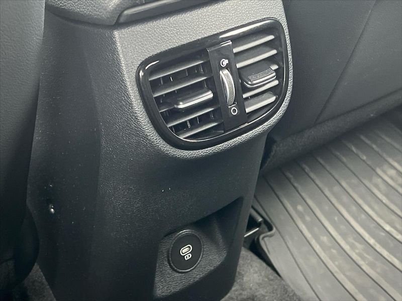 Kia XCeed 1,6 T-GDi 132kW 7DCT STEEL EDI - fotka 21 z 26
