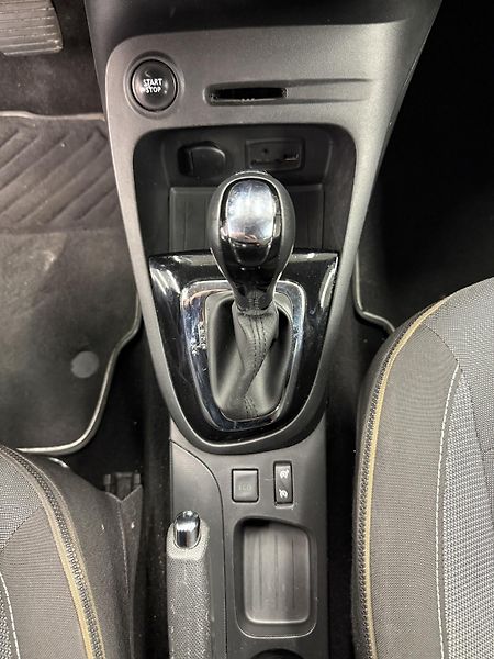 Renault Captur 1.2l 88kW - fotka 12 z 17