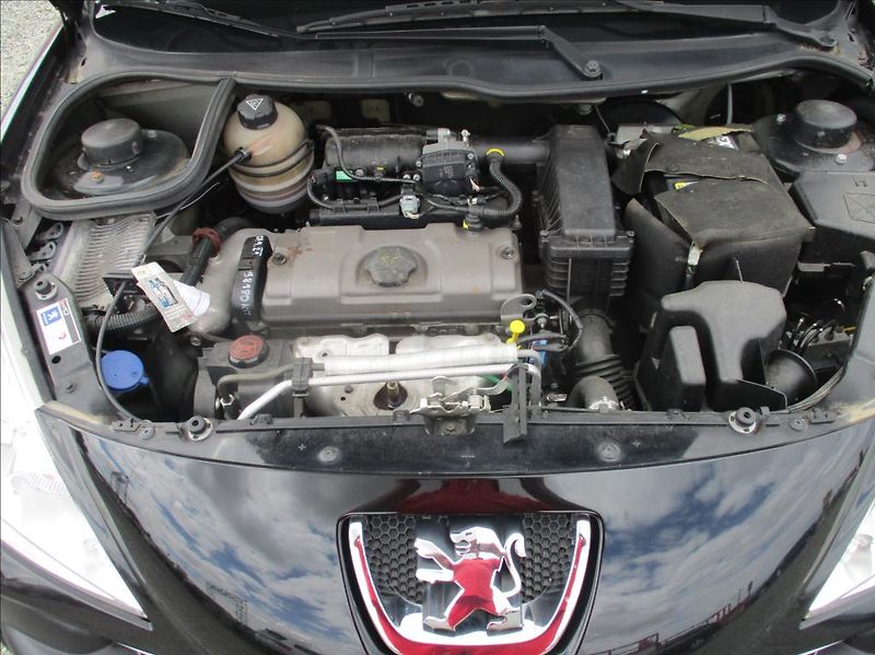 Peugeot 206 1,4 i+, klima, serv. kniha, - fotka 18 z 24