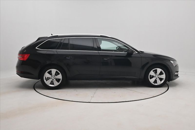 Škoda Superb 2,0 TDI 110kW DSG Style Záruka - fotka 4 z 31