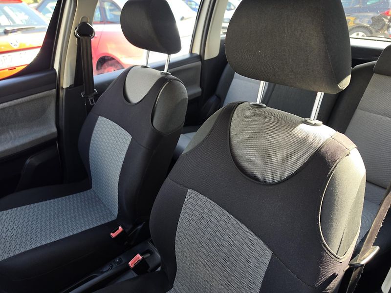 Škoda Roomster 1.2 TDI Kamera TZ - fotka 17 z 18