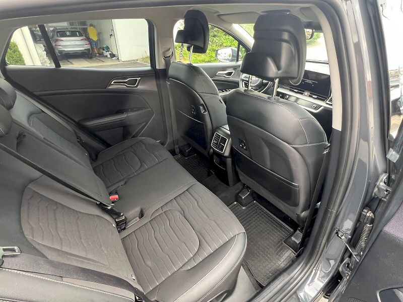 Kia Sportage (2022) Exclusive 1.6 GDI 110 kW 6°man - fotka 17 z 34