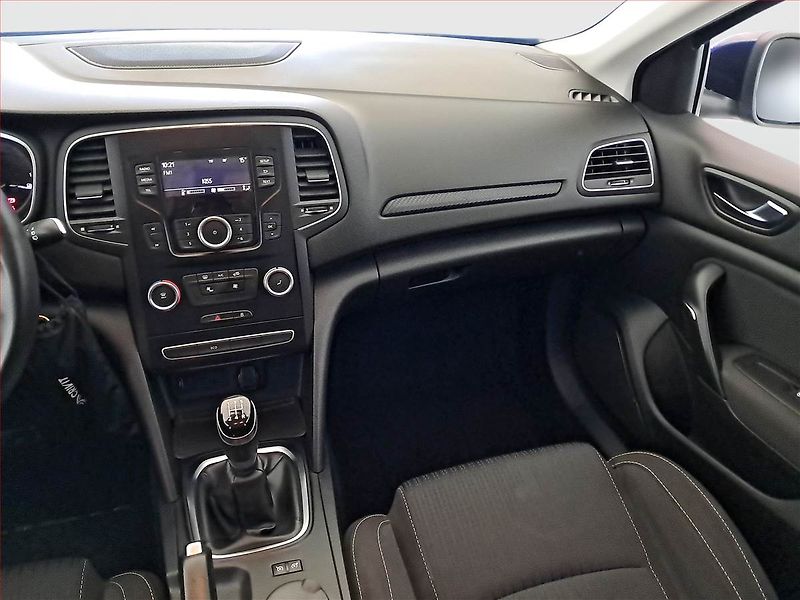 Renault Mégane (2018) 1.6 SCe, Xenony, Tempomat - fotka 8 z 17