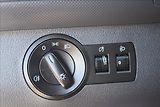 Volkswagen Caddy 1,6 TDI 77KW BEZ KOROZE - náhled 33