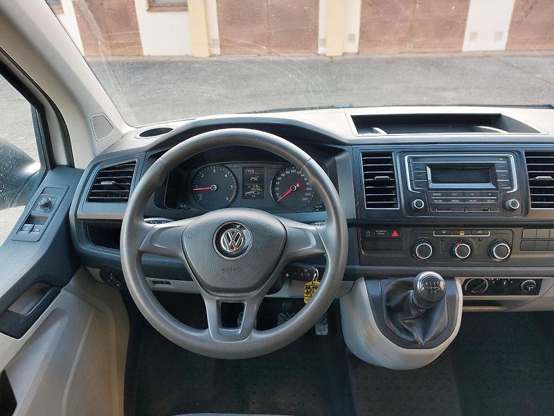 Volkswagen Transporter 2,0 TDi 75kw 9 míst - fotka 11 z 17