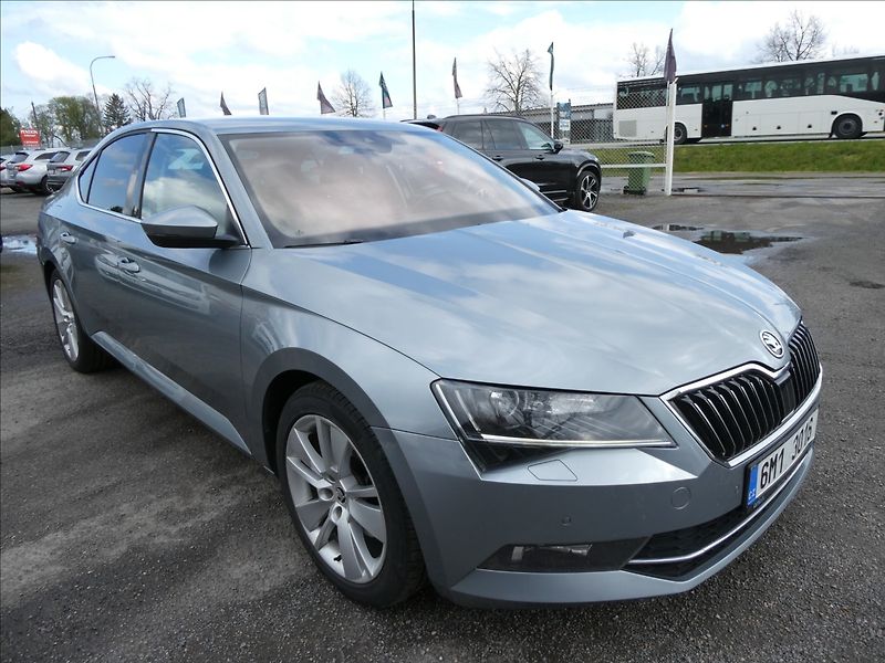 Škoda Superb 2,0 TDi STYLE DSG, 2x kola, ČR - fotka 1 z 43