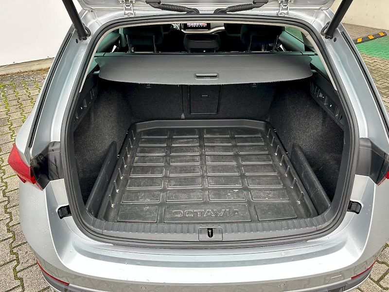 Škoda Octavia (2021) 2.0 TDI 147kW DSG Scout Combi - fotka 22 z 25