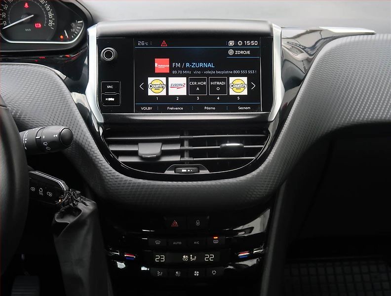 Peugeot 2008 (2019) 1.2 PureTech, ČR,1.maj - fotka 12 z 19