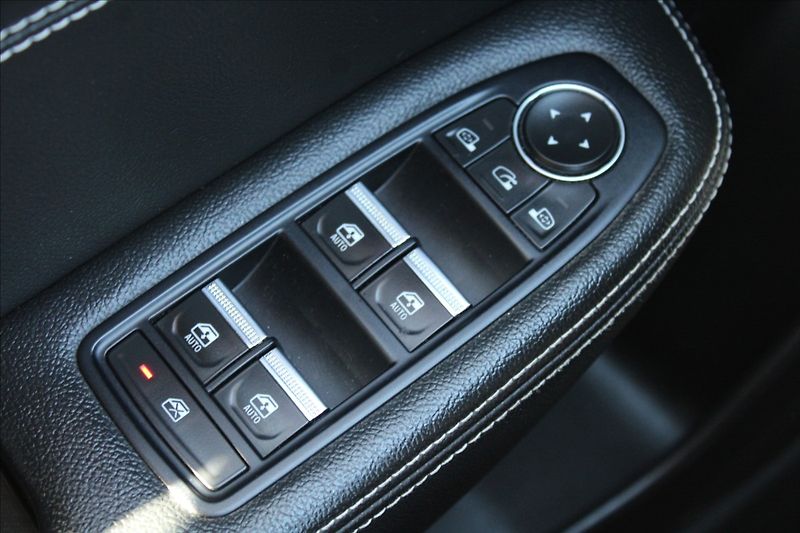 Renault Arkana 1,3 TCe  ČR,1.MAJ,A/T,INTENS - fotka 27 z 38