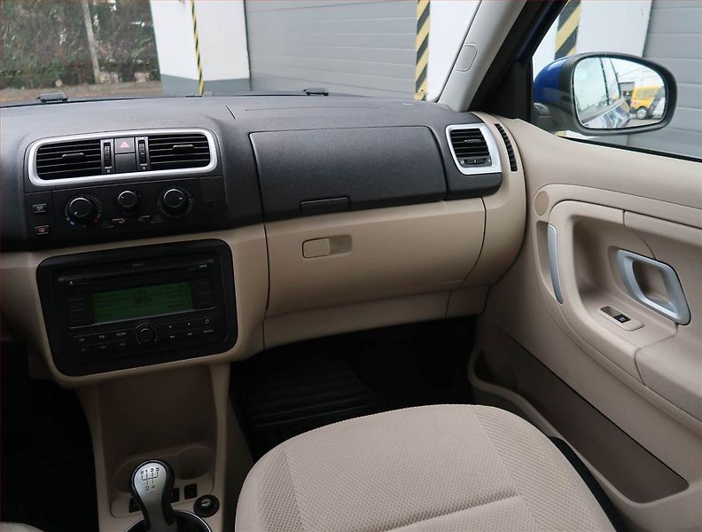 Škoda Fabia (2007) 1.6 16V, Tempomat - fotka 8 z 15