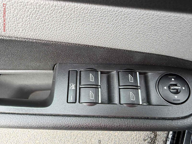 Ford Focus (2008) 1.6, AC - fotka 11 z 15