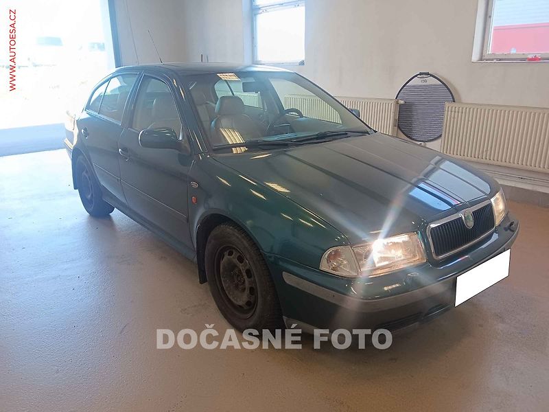 Škoda Octavia (1999) 1.8T, ČR, AC, TZ, kůže - fotka 1 z 3