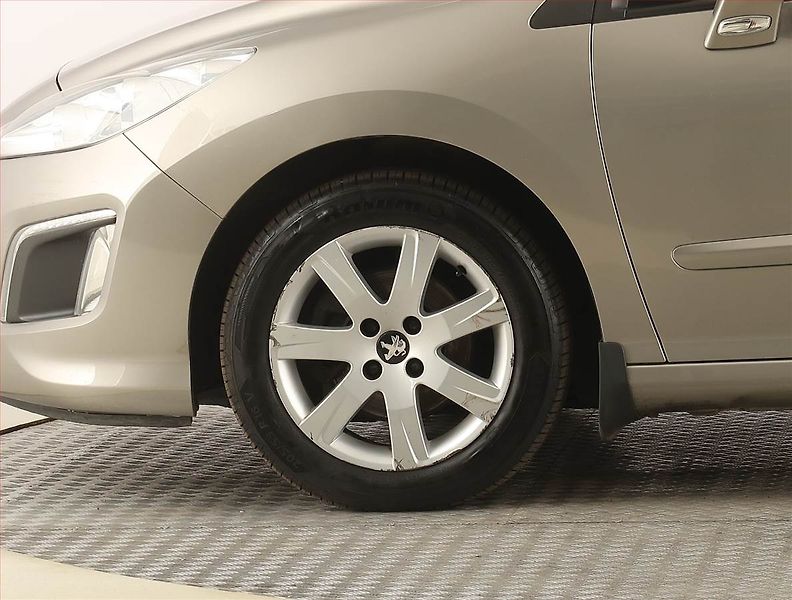 Peugeot 308 (2011) 1.6 HDi, Tempomat - fotka 14 z 18