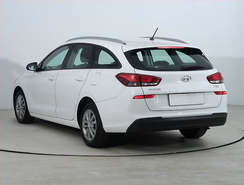 Hyundai i30 (2018) 1.6 CRDi, Tempomat - fotka 4 z 19