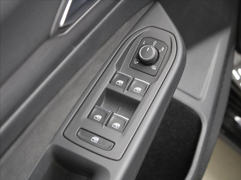 Volkswagen Golf 1,5 TSi 110kW Style Var.64tkm. - fotka 19 z 24