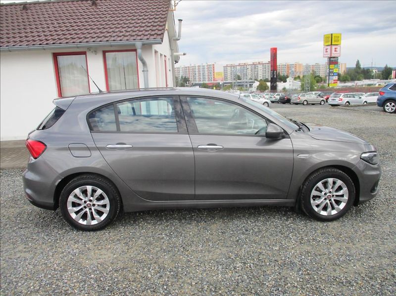 Fiat Tipo 1,4 i 16V, digiklima,Zamluven - fotka 4 z 40