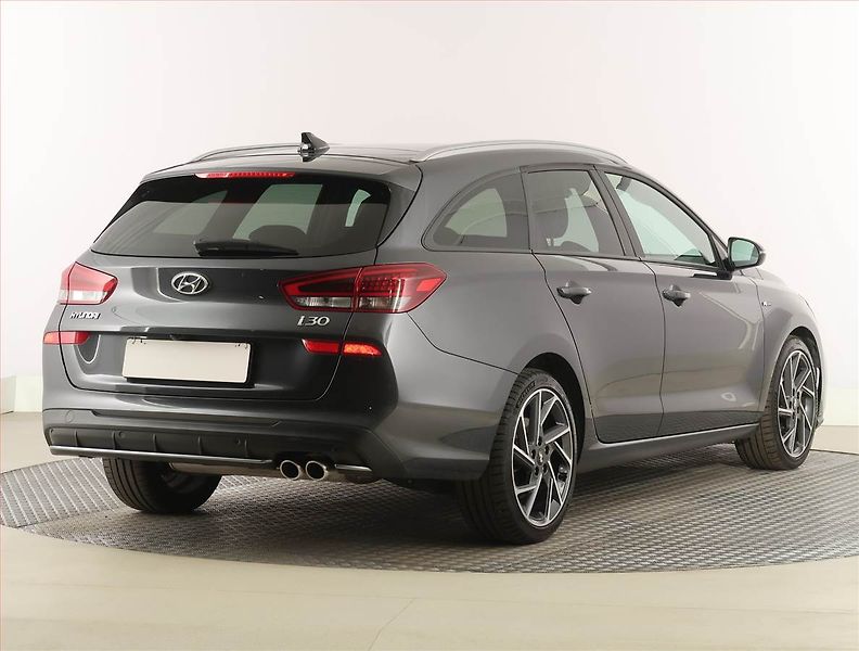 Hyundai i30 (2022) N Line Premium 1.5 T-GDI MHEV - fotka 5 z 26
