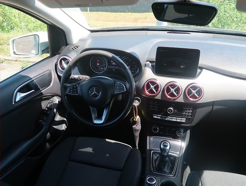 Mercedes-Benz Třídy B (2017) B 200 CDI, Serv.kniha - fotka 7 z 15