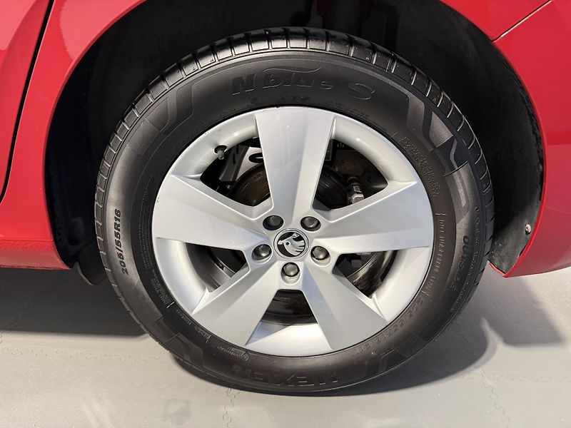 Škoda Scala 1.5 TSI 110kW Style - fotka 13 z 13