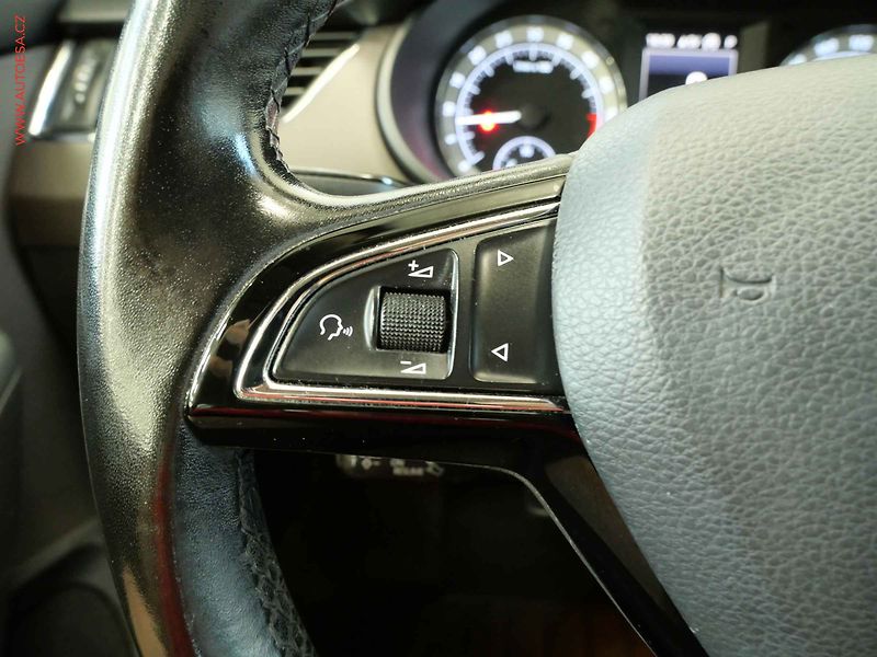 Škoda Octavia (2017) 2.0 TDi 4x4, ČR, L&K, DSG - fotka 18 z 23