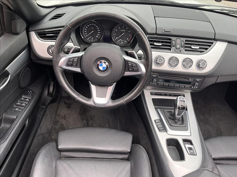 BMW Z4 sDrive 20i Automat,2 sady kol - fotka 12 z 27