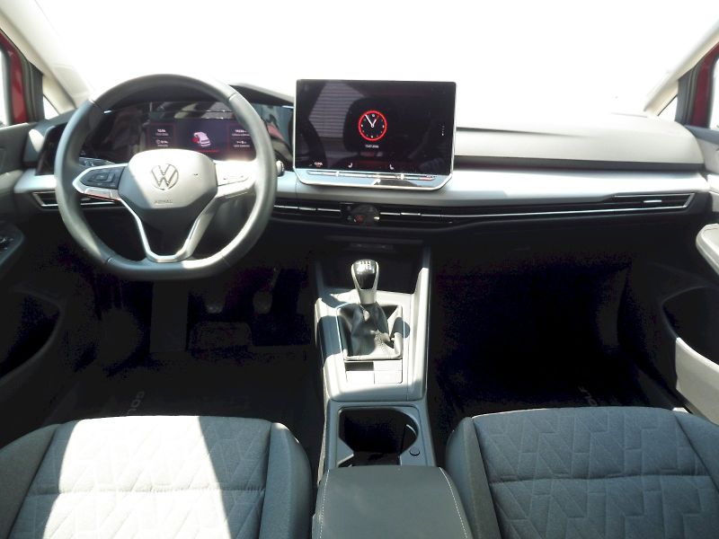 Volkswagen Golf (2025) People 1,5 TSI 85kW - fotka 5 z 26