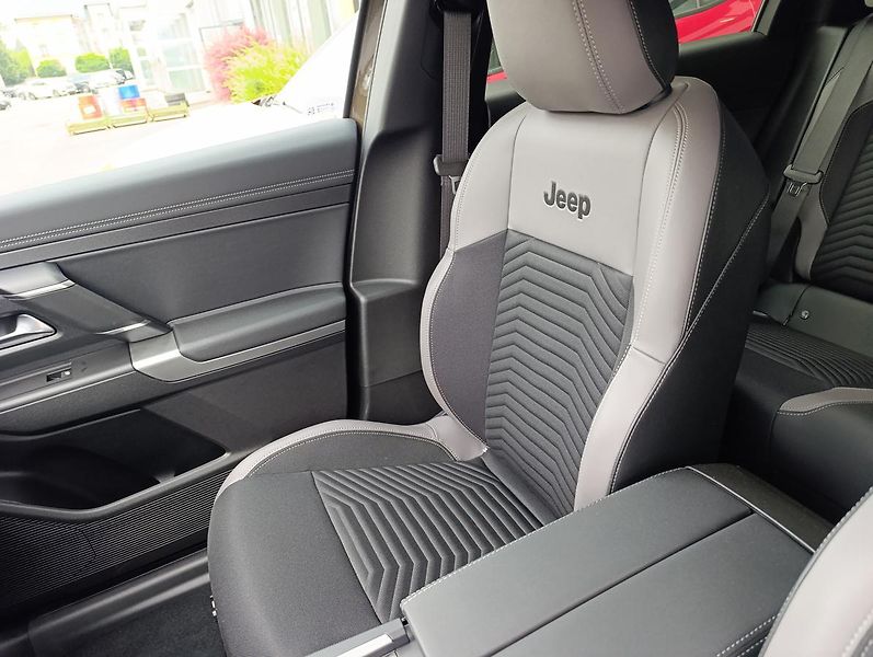 Jeep Compass (2026) First Edition e-Hybrid 145k - fotka 17 z 30