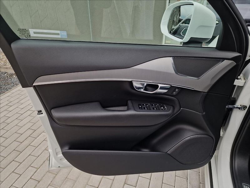 Volvo XC90 B5 AWD MomentumPro, 7-míst,ČR - fotka 37 z 50