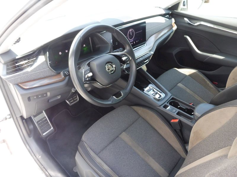 Škoda Octavia (2023) Combi Scout 2,0 TDI 147kW DSG - fotka 6 z 30
