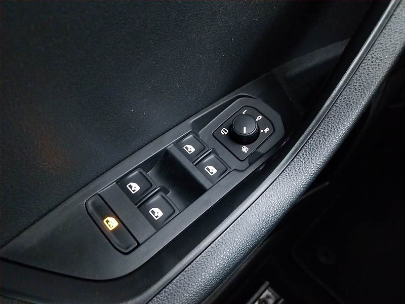 Škoda Karoq (2021) Sportline 2.0 TDI - fotka 17 z 21
