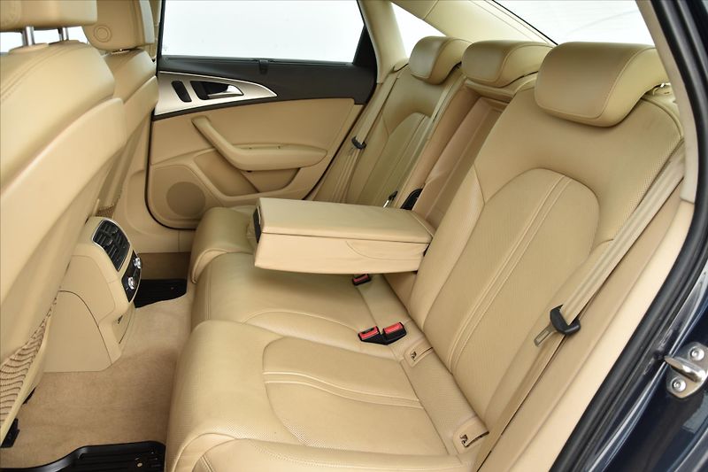Audi A6 3.0TDI 180kW PLNÁ VÝBAVA ČR - fotka 11 z 31