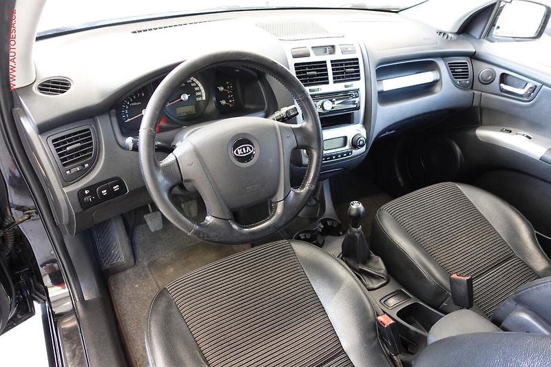 Kia Sportage (2005) 2.0i 4x4, AC, temp, tažné - fotka 18 z 20