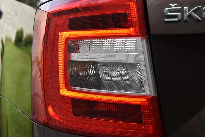 Škoda Octavia 1.4 TSi G-TEC STYLE, NAVI, LED - fotka 44 z 48