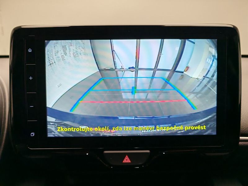 Toyota Yaris 1.5 Hybrid e-CVT Style - fotka 24 z 30