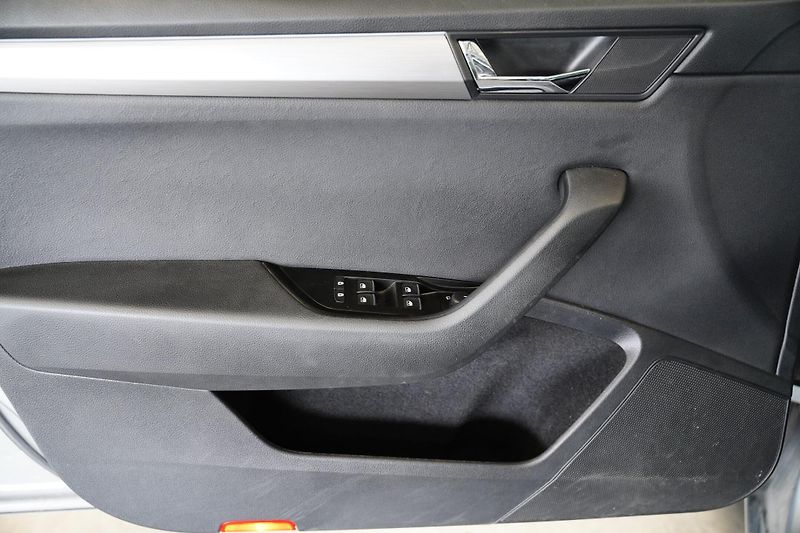 Škoda Superb - fotka 12 z 28