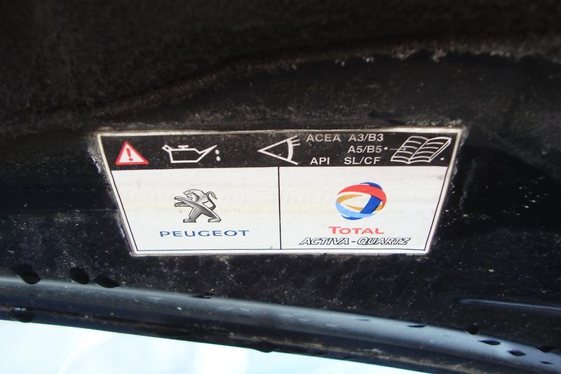 Peugeot 3008 (2013) 1.6HDi,Hybrid 4,AUT,4x4,Panora - fotka 67 z 78