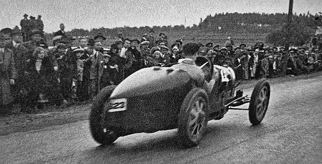 Legendární závod Zbraslav–Jíloviště: Jiří Kristián Lobkowicz za volantem Bugatti Lobkowicz v ročníku 1929., zdroj: se svolením Veteran Car Club Praha